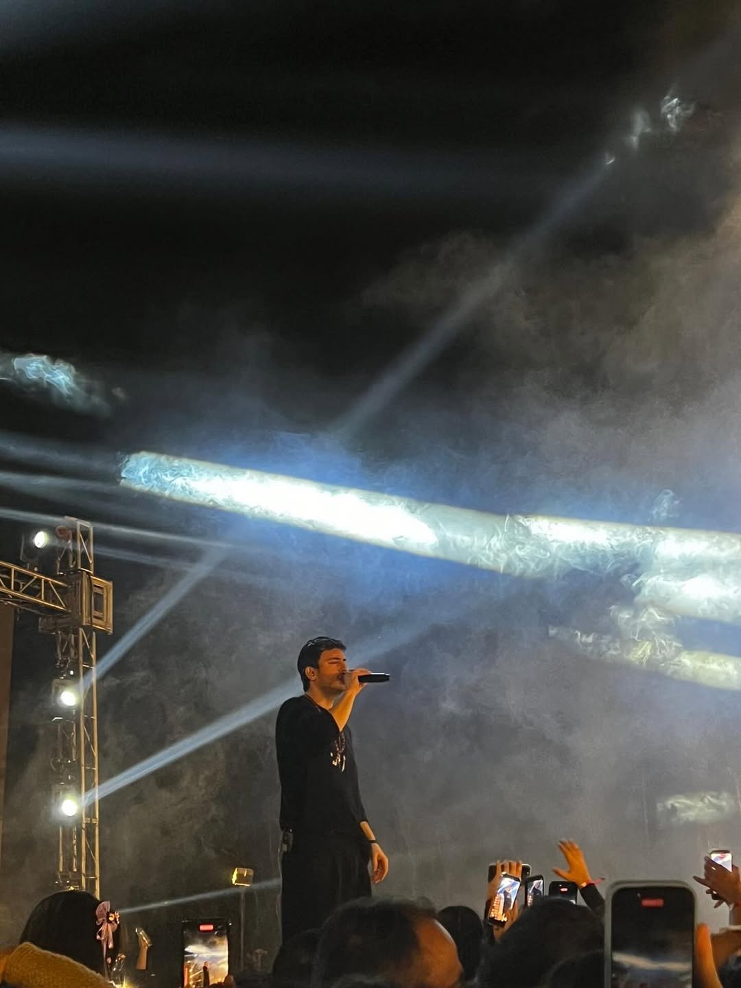 Hasan Raheem performing live at PSI